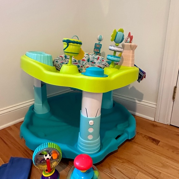 evebflo Toys Lot Of 8 Items Exersaucer Evenflo Entertainer Seaside